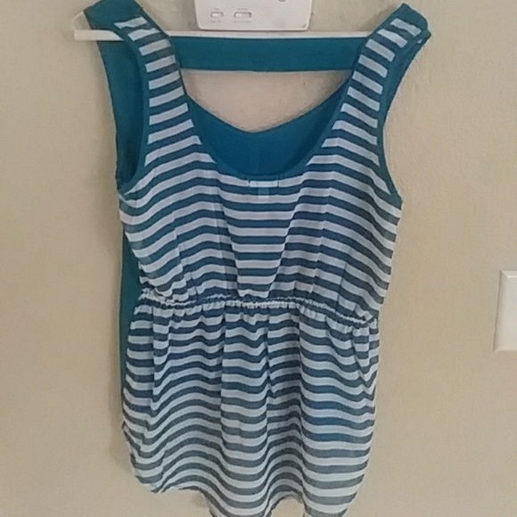 Cute sheer sleeveless blouse - Picture 2 of 2